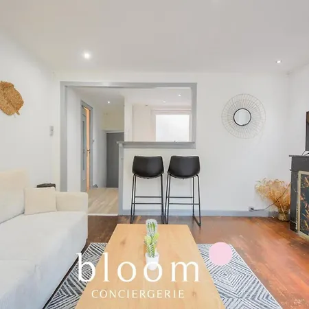 Vieille 4 Personnes Νανσύ